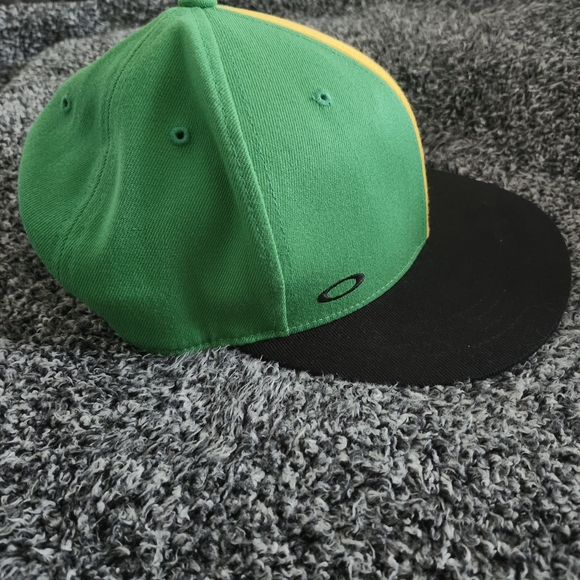 Oakley 210 Fitted Hat Cap Colorful - Picture 3 of 6